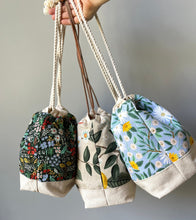 Load image into Gallery viewer, Citrus and Flora crafting project tote