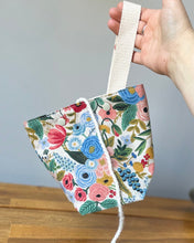 Load image into Gallery viewer, Knitter's yarn ball bag in spring floral