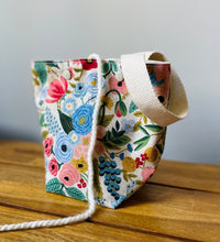 Load image into Gallery viewer, Knitter's yarn ball bag in spring floral