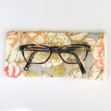 Load image into Gallery viewer, Spring blue floral soft glasses case