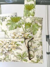 Load image into Gallery viewer, White Hydrangea walker bag