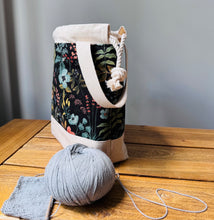 Load image into Gallery viewer, Black Amalfi floral project bag
