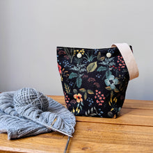 Load image into Gallery viewer, Black Amalfi gardens mini project bag with handle
