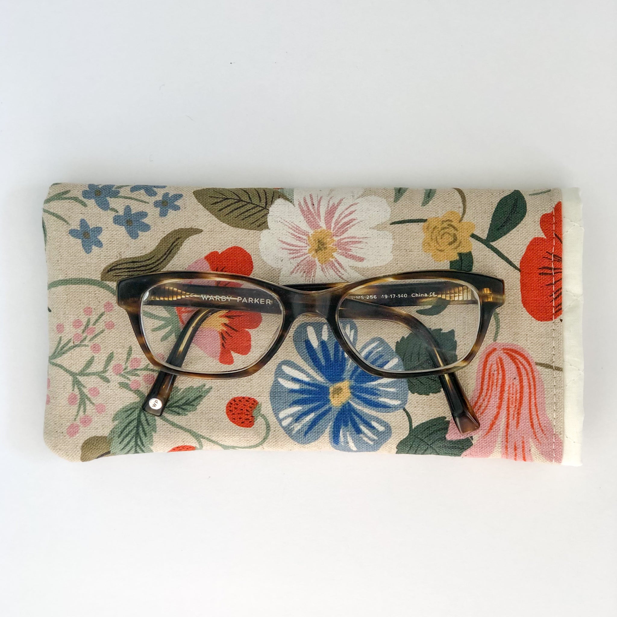 Rifle Paper Co strawberry fields soft glasses case – Grannys On the Go